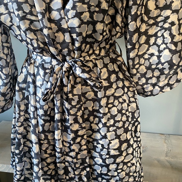 H&M Animal Print Satin Short Kimono Robe Small - Picture 4 of 6